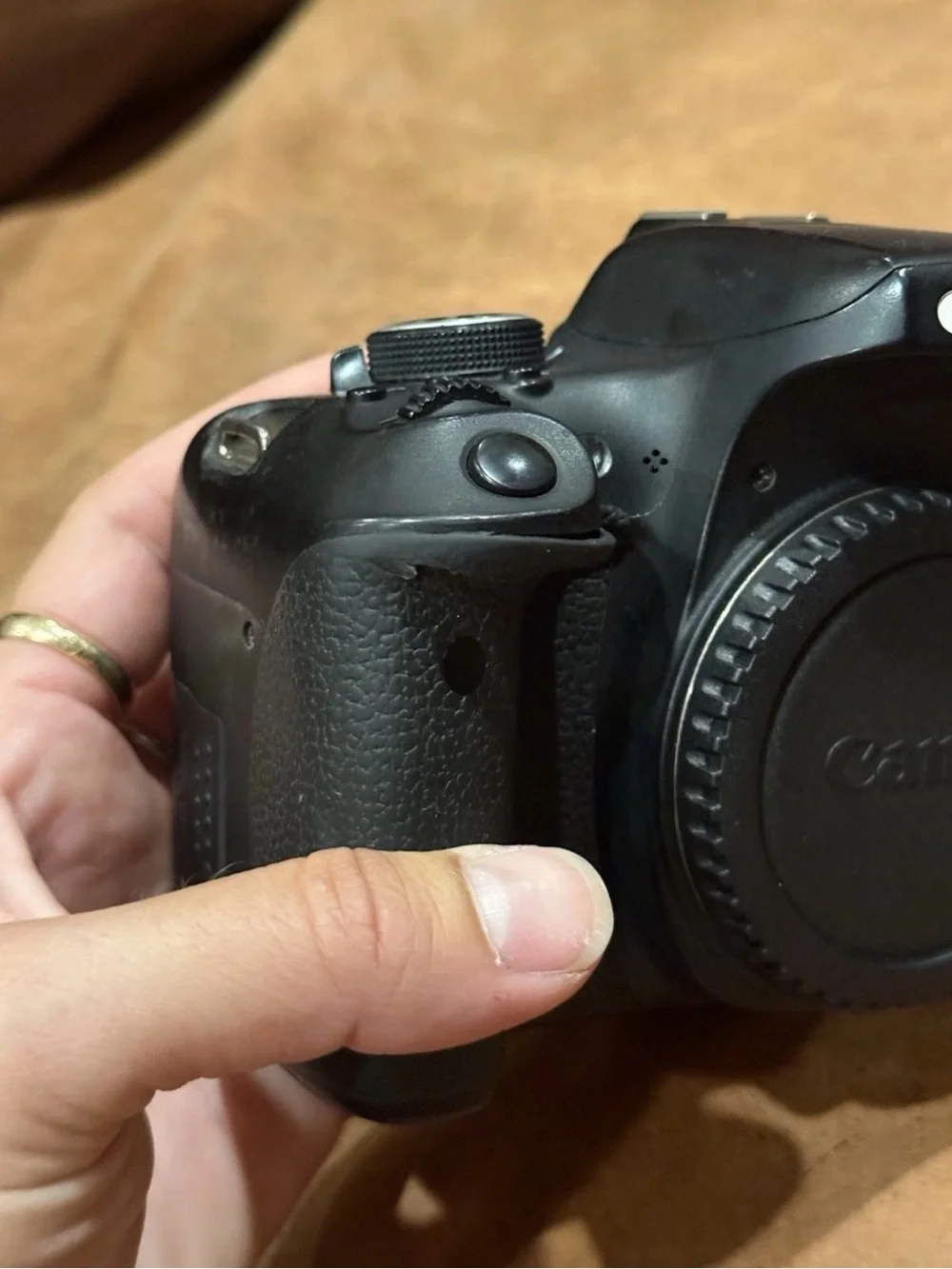 Canon EOS Rebel T6i (750d) 24.2MP DSLR Camera, Body Only - Good Preowned Works